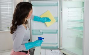 Способы устранения запаха из холодильника