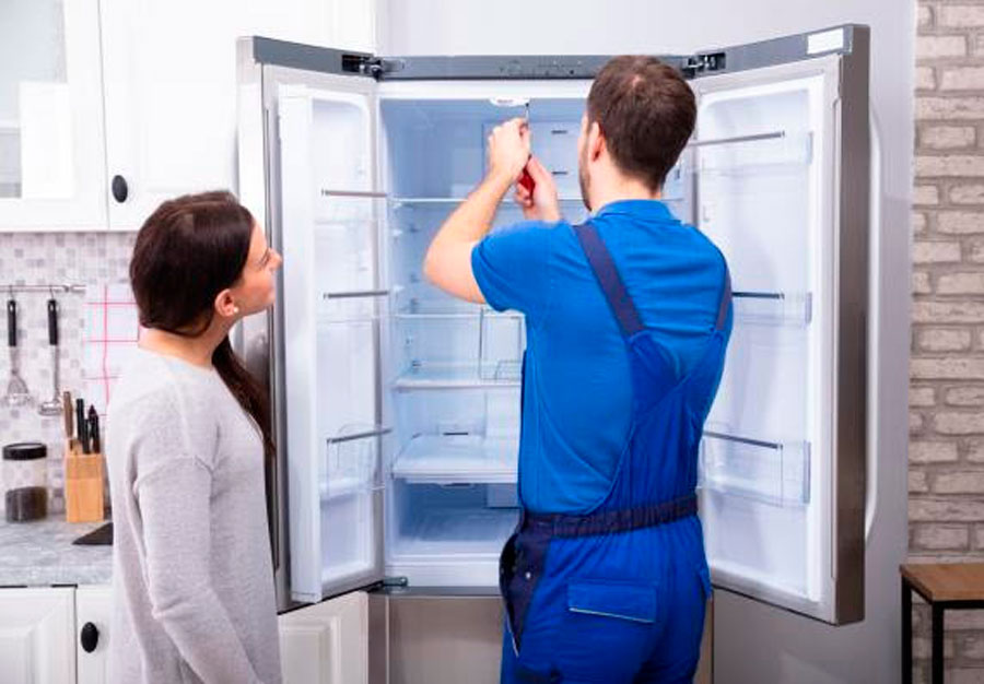 Проверка холодильники Хитачи при доставке